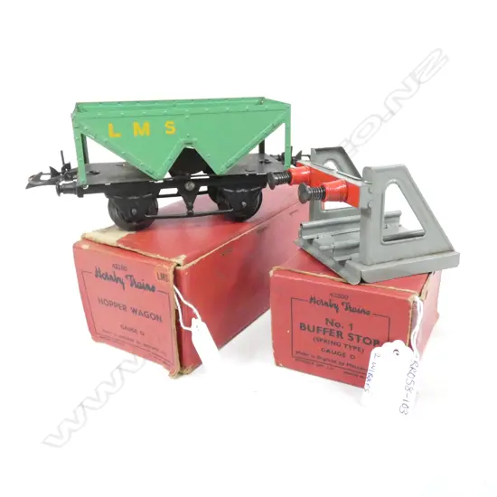 TWO BOXED HORNBY PIECES; NO.1 BUFFER STOP & HOPPER WAGON